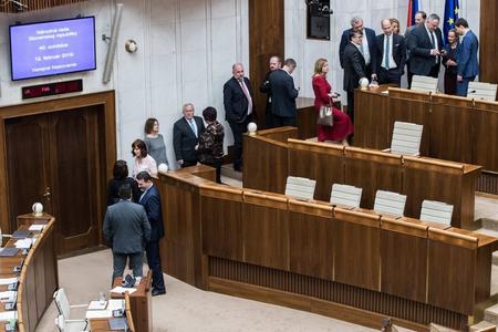 Fico gave up, threatening a coalition crisis