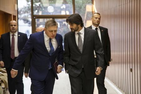 PM Fico (L) and Interior Minister Robert Kaliňák agreed on Mečiar amnesties.  