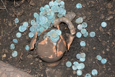Hundreds of coins found near Lučivná