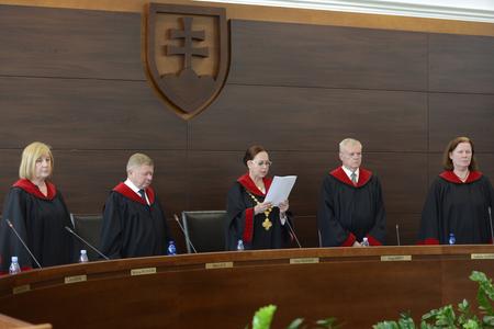 The Constitutional Court approves scrapping Mečiar’s amnesties