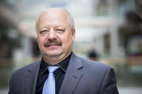 General Macko: the Defence Minister has been tamed by the SNS