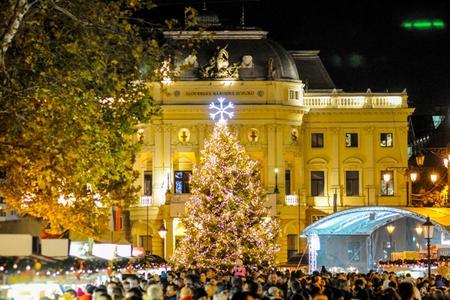 Holiday season starts, Christmas markets open