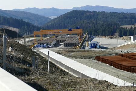 The D1 stretch (Lietavská Lúčka - Višňové - Dubná skala) under construction.