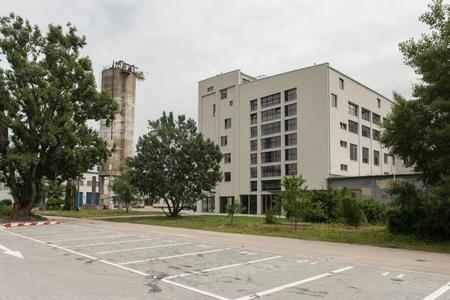 Revitalised industrial building offers work, entertainment and housing
