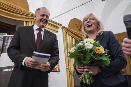 Former PM Iveta Radičová (right) with President Andrej Kiska (right. 