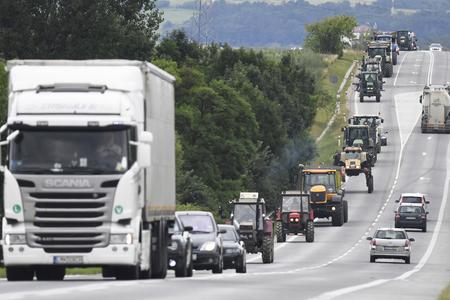 Protest drive on tractors 
