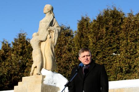 PM Fico holds a speech at the monument in Kľak.