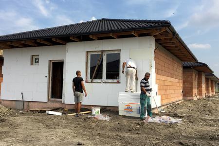 Only 134 homeowners in the first round and 62 in the second applied for a subsidy via the state insulation programme. Illustration stock photo
