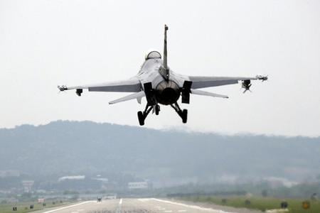 Slovakia to buy F-16 fighter jets. What is wrong with the ministry's analysis?