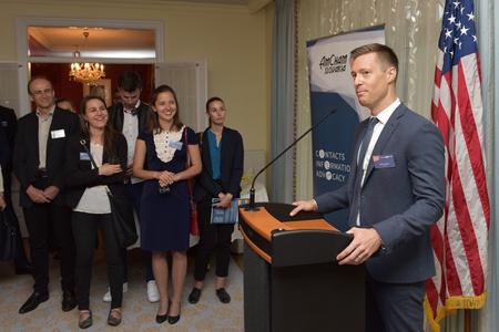 Students and business leaders can network at the Mentor Network Program.