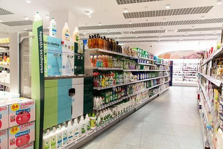 A drugstore is approaching zero waste. Here's where you can "tap" detergents