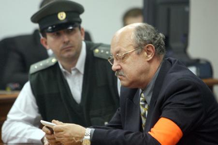 Former fraudster dies in UK