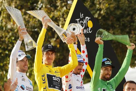 Winners of individual categories at Tour de France 2018, Sagan (R) in green jersey.