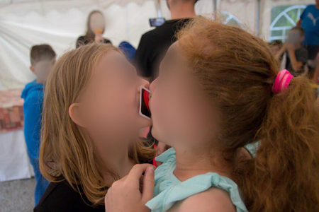 The ChaChaLand summer camp offers, on its website, a game, in which children pass a card to one another with their mouths.