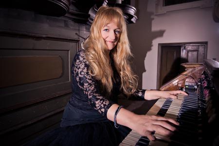 Drahomíra Matznerová will play French works with ŠKO Žilina. 
