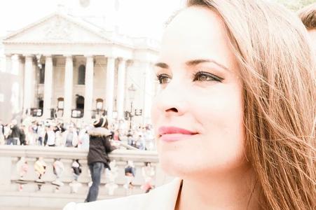 Slovak migrant shares the stories of other migrants to understand her own