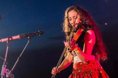 Barbora Botošová will perform with students at Gipsy Bashavel