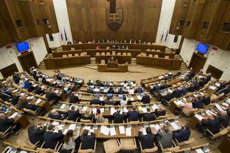 Parliament discusses the laws intended to scrap the Mečiar amnesties.
