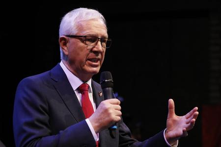Disinformaiton on the internet tries to compromise Czech presidential candiate, Jiří Drahoš. 