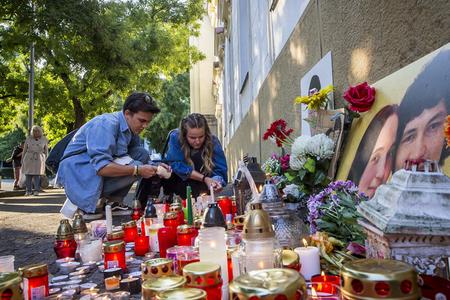 Six months on people commemorate Ján Kuciak and Martina Kušnírová