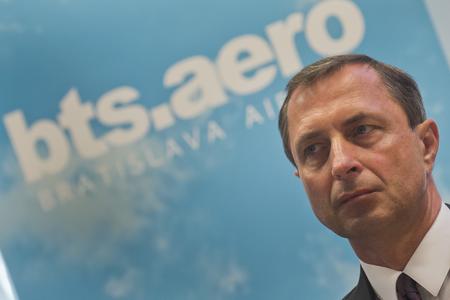 Transport minister silently replaces Bratislava airport director