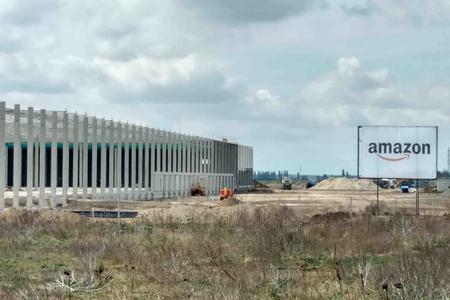 The Amazon centre near Sereď nears completion