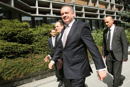 Andrej Kiska does not want to walk down the path of party politics. 