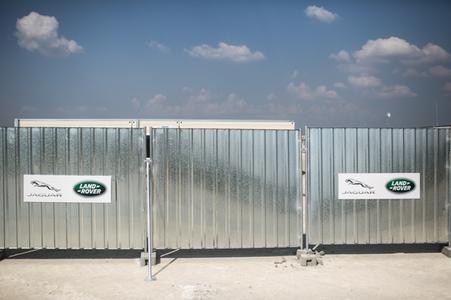 Tha Jaguar Land Rover draws also other investors to Nitra. 