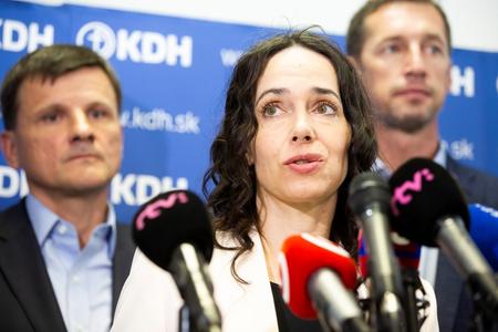 Miriam Lexmann (centre) and her KDH colleagues