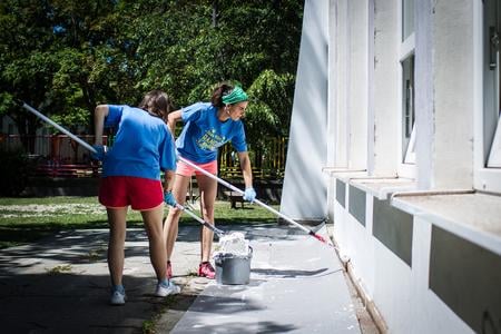 How a foreigner can become a volunteer in Bratislava