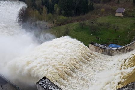 Emptying of the Orava Dam is impressive.