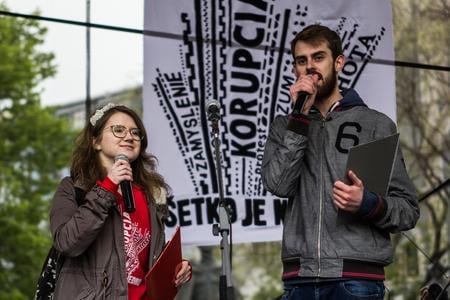 Teachers and scientist support anti-corruption march
