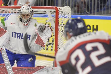 Slovakia wins its first World Cup match