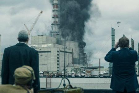 They tried to extinguish reactor number 4 by dusting but failed. (A scene from the HBO miniseries.)