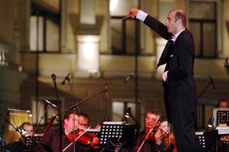 Rastislav Štúr conducts... 