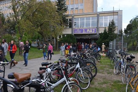 The Cvernovka creative community showed their new studios in the former chemical school.