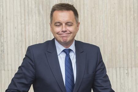 Government proposes 2019 budget with a record low deficit, but without any crucial reforms
