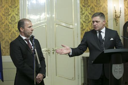 New anti-corruption fighter Peter Kovařík (L) introduced by Prime Minister Robert Fico.