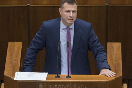 Justice Minister Gábor Gál (Most-Híd) in parliament on October 23. 