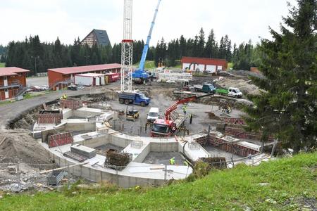 A new lookout tower under construction in Štrbské Pleso. 