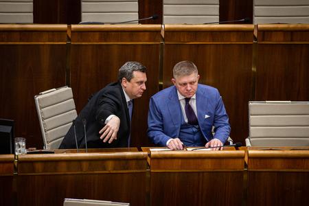 Speaker of Parliament and SNS chair Andrej Danko (l) and Smer chair Robert Fico (r)
