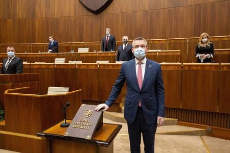 Former PM Pellegrini donated €349,000 from the state budget shortly before he left