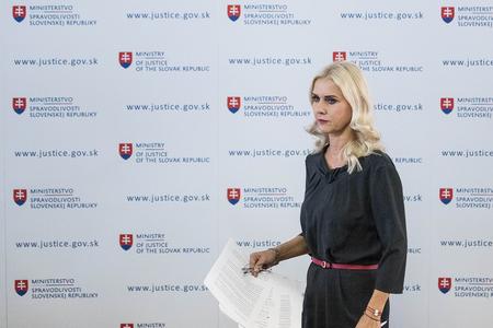 Jankovská yields to pressure and resigns