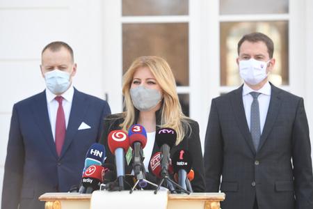President Zuzana Čaputová met with PM Igor Matovič (r) and Speaker of Parliament Boris Kollár (l) on April 6.