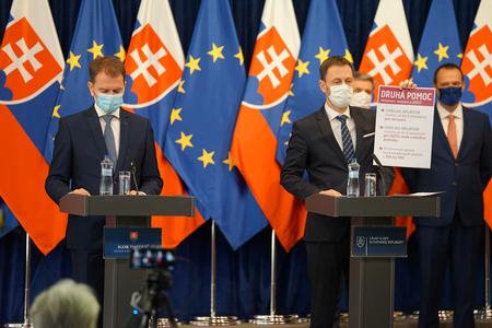 PM Igor Matovič and Finance Minister Eduard Heger presenting new measures they agreed on with banks.