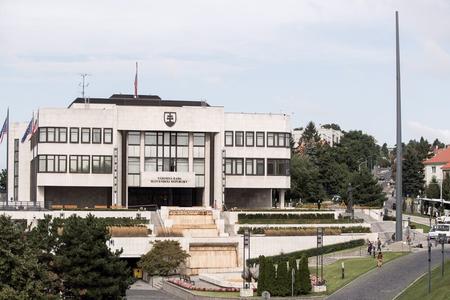 A new flagpole was erected on August 14 in front of the Slovak parliament building in Bratislava.