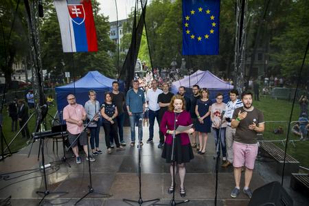 Autocrats feel a chance against media once again