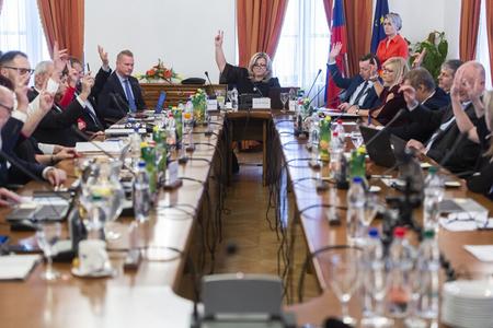 Coalition clash over Judicial Council. Two judges elected despite pledges