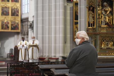 The central crisis staff proposes the cancellation of mass events, including masses, from October 1.