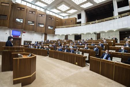 MPs fail to acknowledge ombudswoman’s report. President disagrees with such an approach